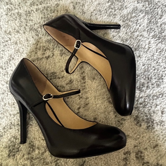 Nine West Shoes - Nine West Know It All Mary Jane Pumps Black Leather Heels Size: 9 (like new)